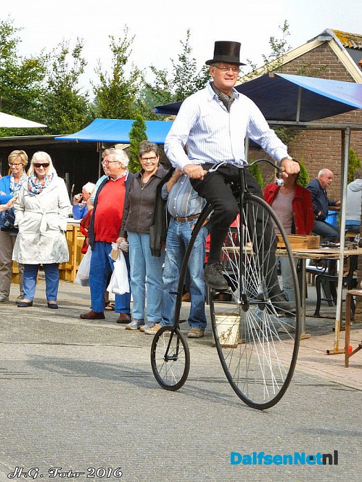 Antiek met muziek in Oudleusen. - Foto: H.G. Foto