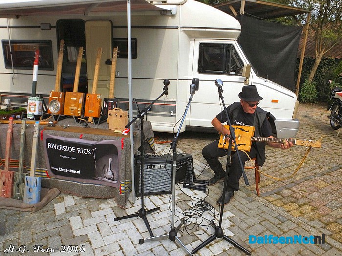 Antiek met muziek in Oudleusen. - Foto: H.G. Foto