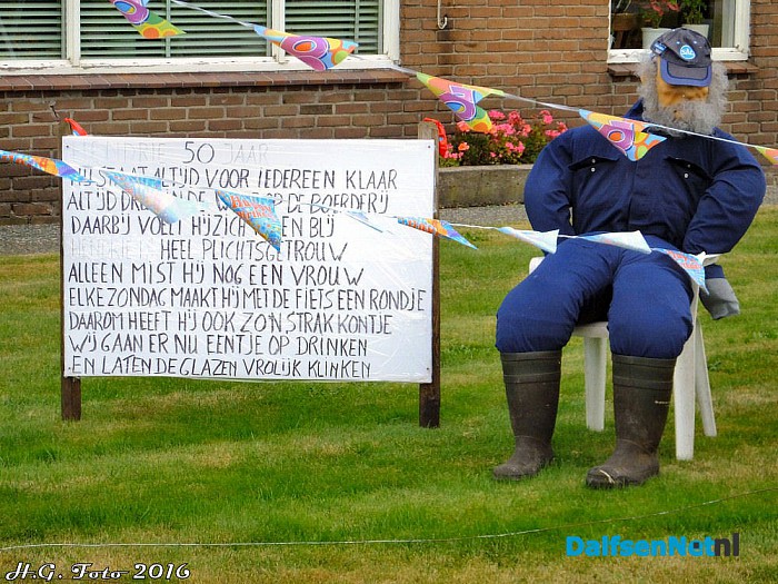 Alweer versiering in Oudleusen. - Foto: H.G. Foto