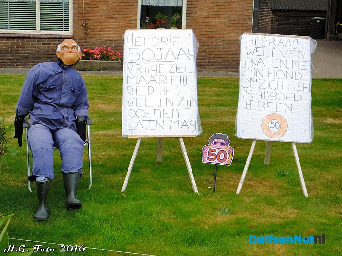 Alweer versiering in Oudleusen. - Foto: H.G. Foto