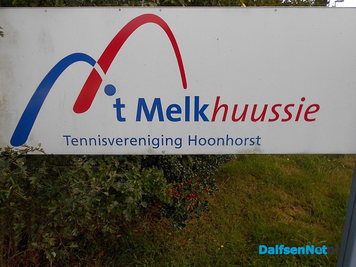 Tennisbaan Hoonhorst flink onder handen