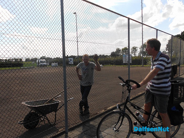 Tennisbaan Hoonhorst flink onder handen