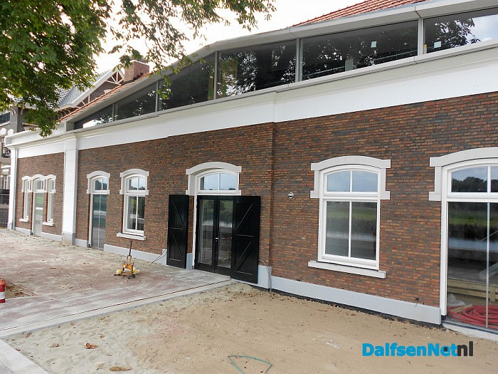 Beelden rond de fabriek