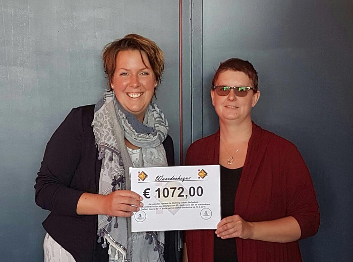 Donatie stichting Dalfser bierfestival - Foto: Eigen geleverde foto