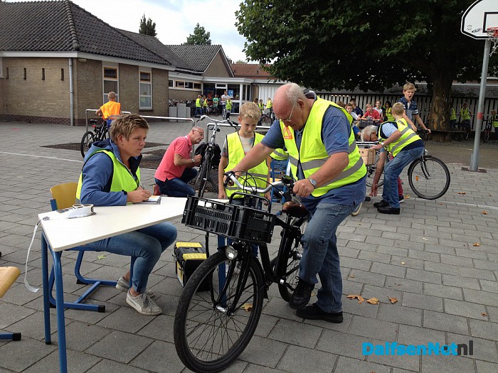 Fietsencontrole op de Zaaier - Foto: Ingezonden foto
