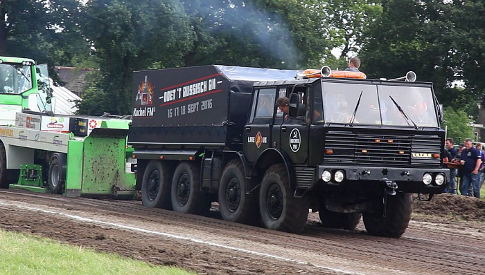 Tatra truck als promotie piratenfeest - Foto: Eigen geleverde foto