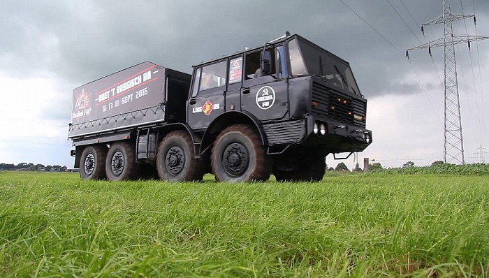 Tatra truck als promotie piratenfeest - Foto: Eigen geleverde foto