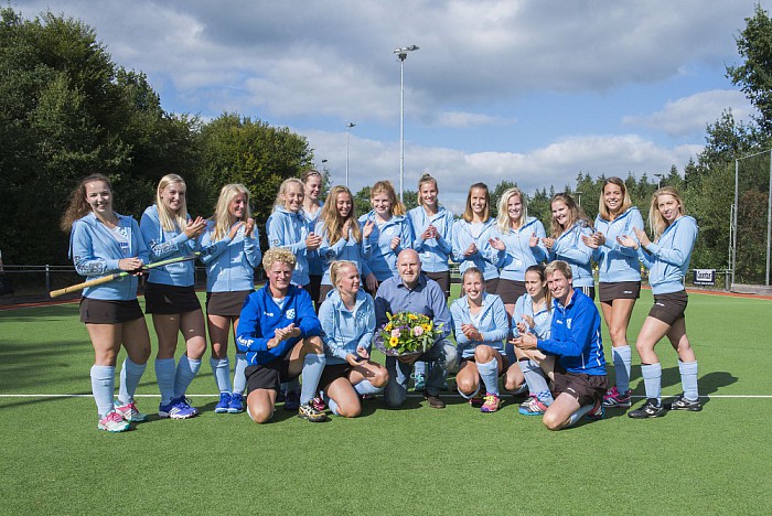 Kleding sponsor Dames 1 MHC Dalfsen - Foto: Eigen geleverde foto
