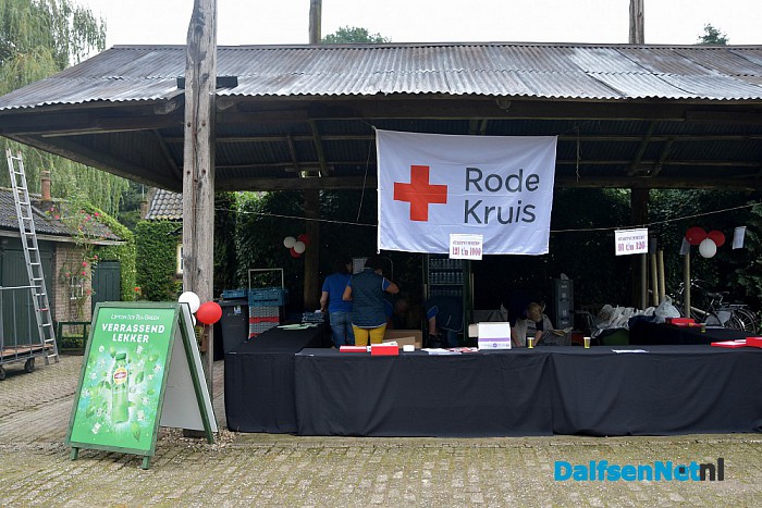 Nationale Rode Kruis Rally start vanaf Landgoed Hessum - Foto: Johan Bokma