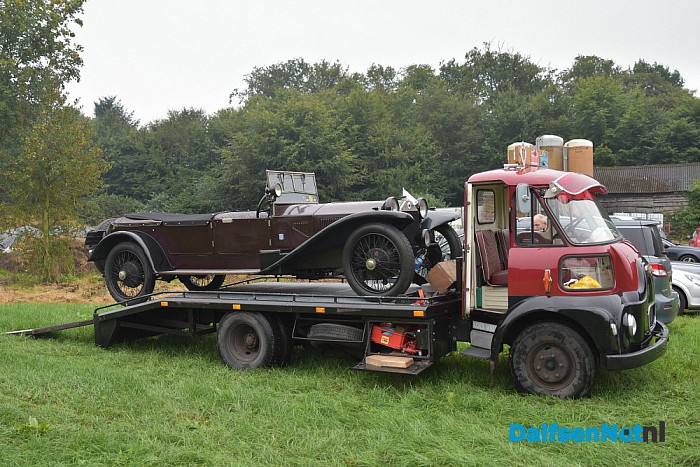 Nationale Rode Kruis Rally start vanaf Landgoed Hessum - Foto: Johan Bokma