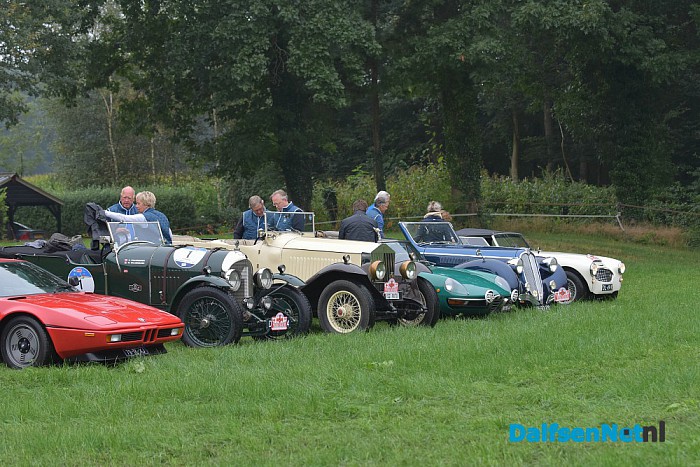 Nationale Rode Kruis Rally start vanaf Landgoed Hessum - Foto: Johan Bokma