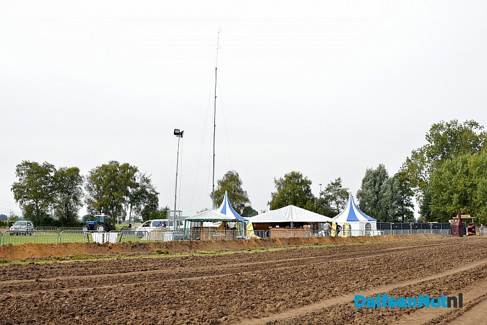 Uliefeest – trekkerslep bijna klaar voor het weekend - Foto: Johan Bokma