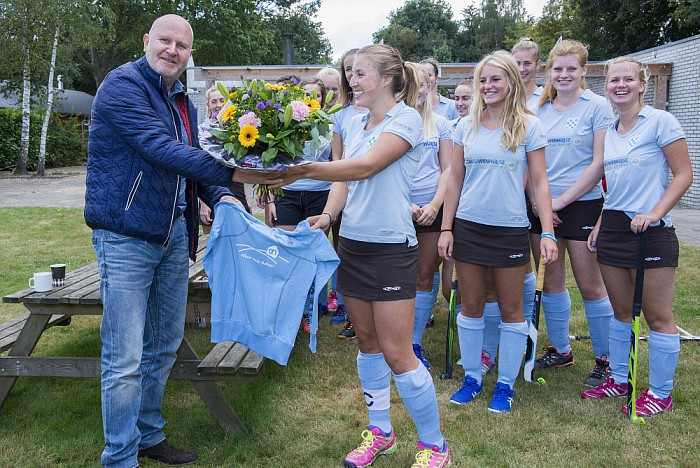 Kleding sponsor Dames 1 MHC Dalfsen - Foto: Eigen geleverde foto