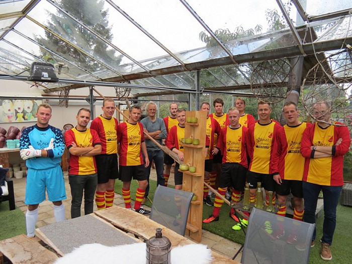 SV Dalfsen 5 op excursie bij shirtsponsor - Foto: Eigen geleverde foto