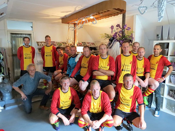 SV Dalfsen 5 op excursie bij shirtsponsor - Foto: Eigen geleverde foto