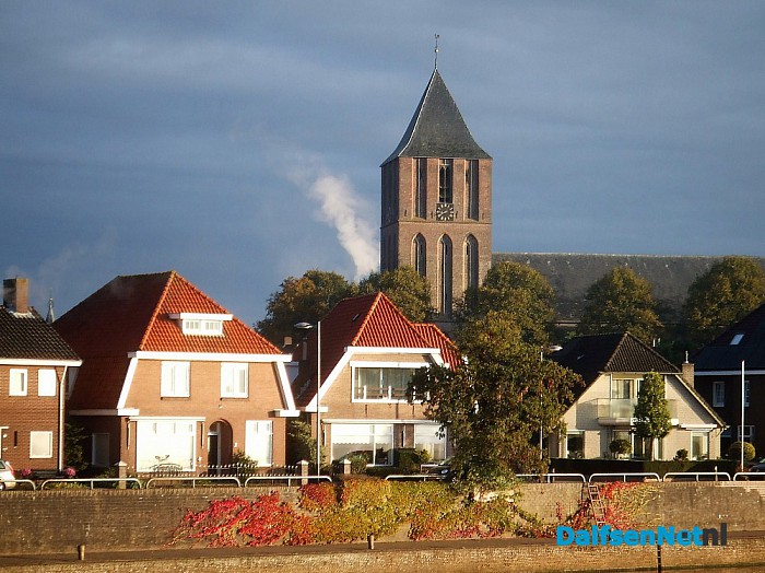 Het lijkt net: Kerktoren in brand - Foto: Wim