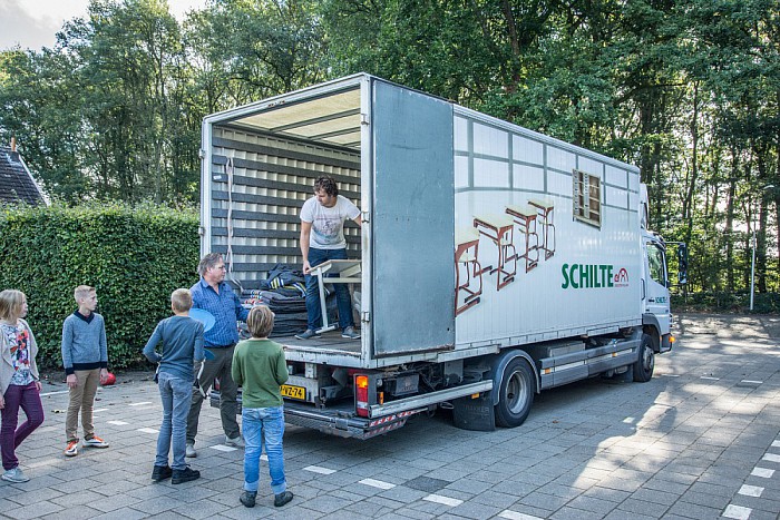 Nieuw meubilair voor de A. Baron van Dedemschool - Foto: Eigen geleverde foto