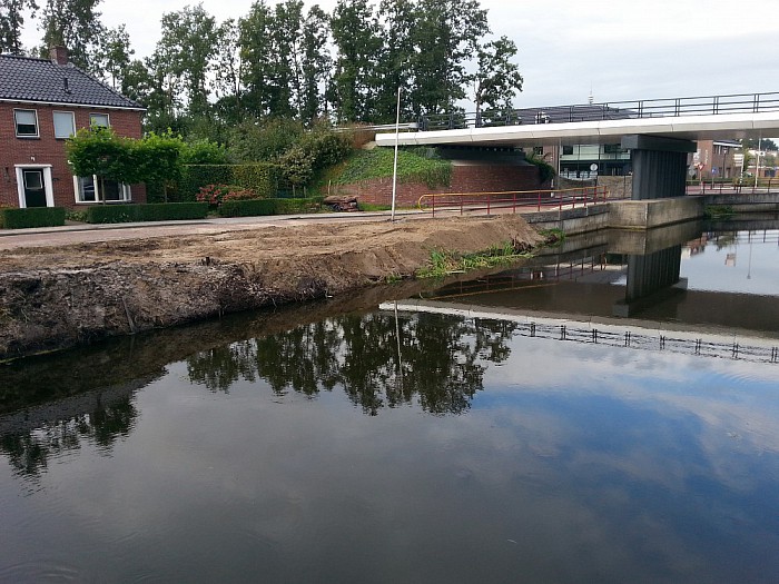 Kade langs het kanaal in Lemelerveld - Foto: Eigen geleverde foto