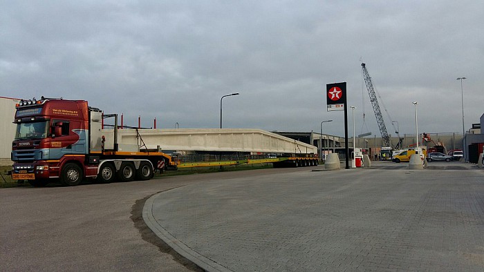 Enorme dakspanten nieuwbouw Tielbeke - Foto: Ingezonden foto