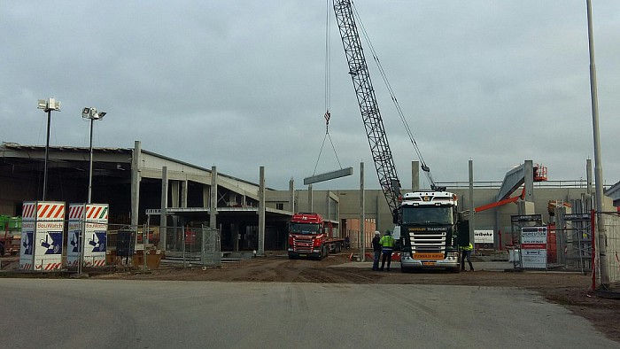 Enorme dakspanten nieuwbouw Tielbeke - Foto: Ingezonden foto