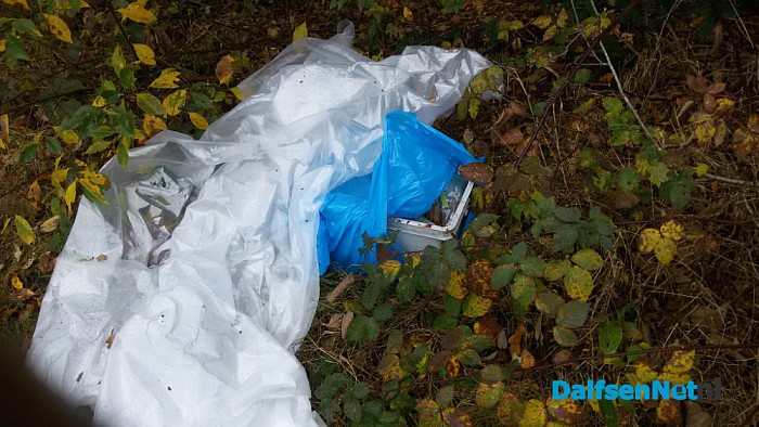 In de natuur gedumpt, slachtafval? - Foto: Ingezonden foto