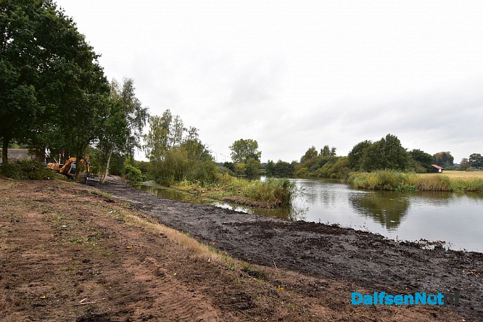 Gemeente Dalfsen doet groot onderhoud aan vijvers. - Foto: Johan Bokma