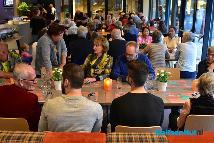 Integratiediner Trefkoele+ groot succes - Foto: Johan Bokma