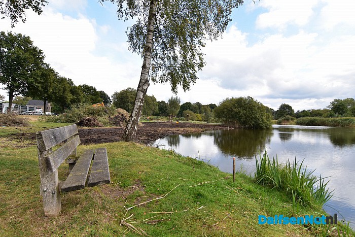 Gemeente Dalfsen doet groot onderhoud aan vijvers. - Foto: Johan Bokma