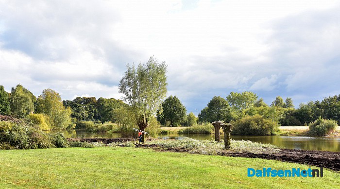 Gemeente Dalfsen doet groot onderhoud aan vijvers. - Foto: Johan Bokma