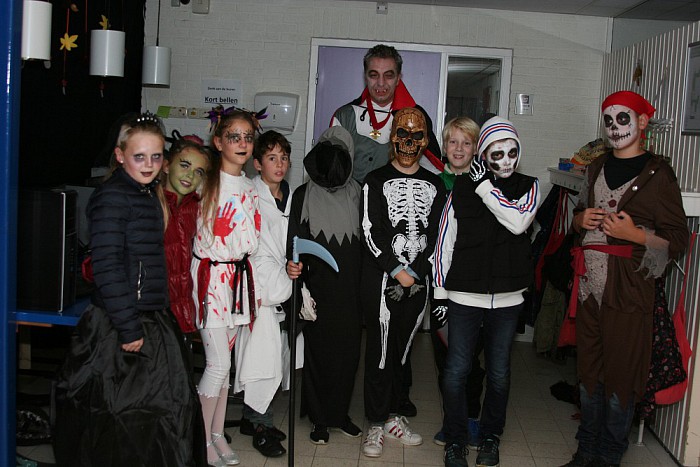 Schoolkinderen griezelen met Halloween - Foto: Eigen geleverde foto