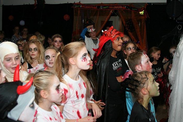 Schoolkinderen griezelen met Halloween - Foto: Eigen geleverde foto