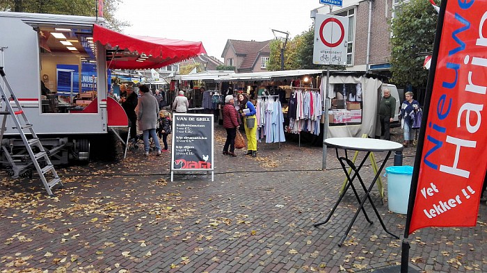 Henk op de markt - Foto: Eigen geleverde foto