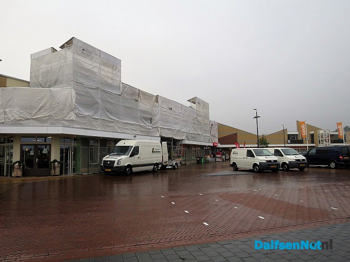 Update gevels Kroonplein Lemelerveld begonnen - Foto: Wim
