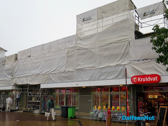 Update gevels Kroonplein Lemelerveld begonnen - Foto: Wim