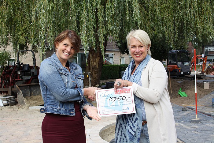 Sponsoractie: mooi bedrag voor beweegtuin Rosengaerde - Foto: Eigen geleverde foto