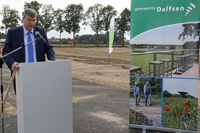 Wethouder geeft startsein bouw Oosterdalfsen - Foto: Gemeente Dalfsen