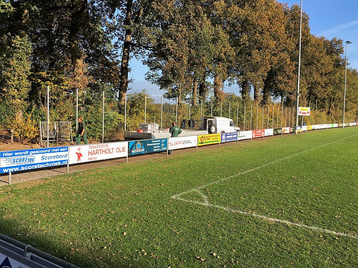 Masten voor reclame voetbal Hoonhorst - Foto: Eigen geleverde foto