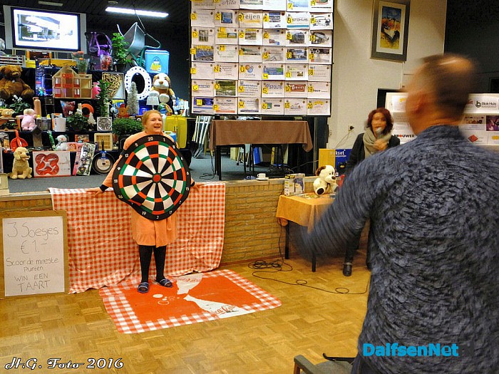 Bazaar de Wiekelaar Oudleusen geopend. - Foto: H.G. Foto