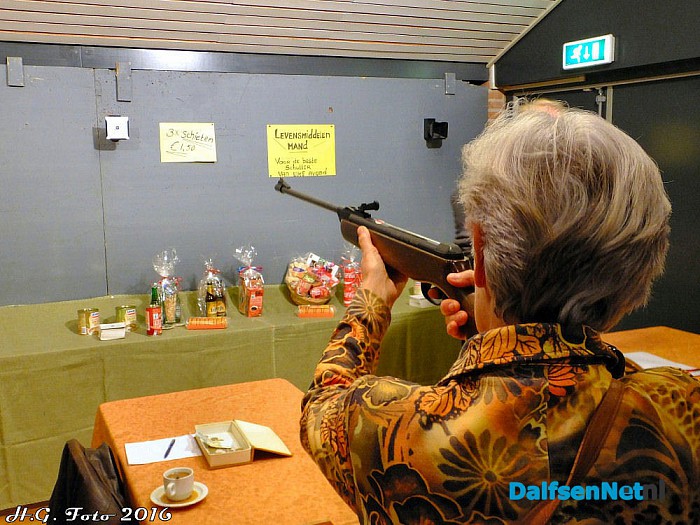 Bazaar de Wiekelaar Oudleusen geopend. - Foto: H.G. Foto