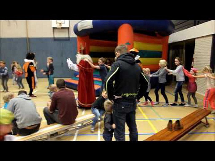 Swingende Sinterklaas in Oudleusen.(video)