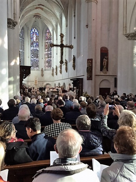 Felicitaties voor Pastoor Johan Rutgers - Foto: Eigen geleverde foto
