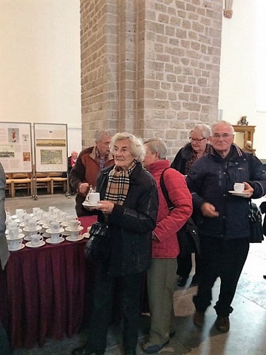 Felicitaties voor Pastoor Johan Rutgers - Foto: Eigen geleverde foto
