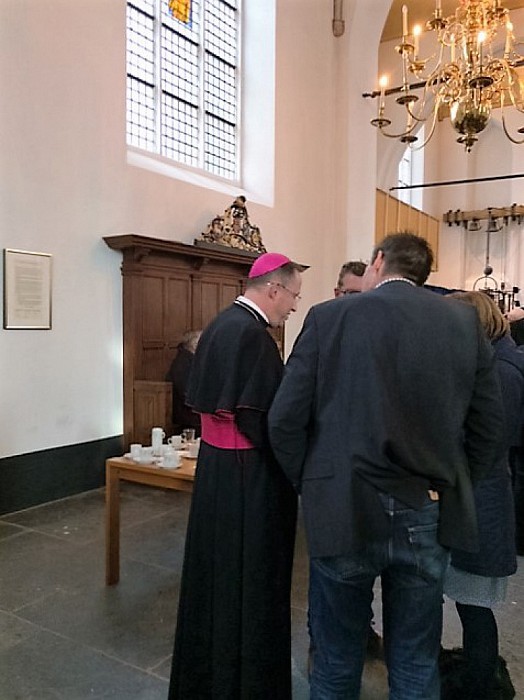 Felicitaties voor Pastoor Johan Rutgers - Foto: Eigen geleverde foto