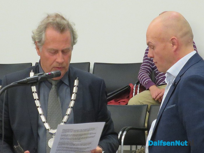 G.J.Veldhuis is gisteravond in de raad benoemd - Foto: Wim