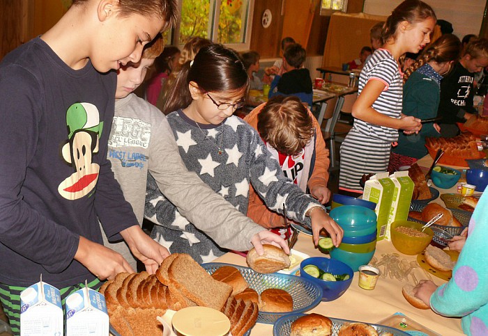 Geslaagd Nationaal Schoolontbijt op CBS Sjaloom - Foto: Eigen geleverde foto