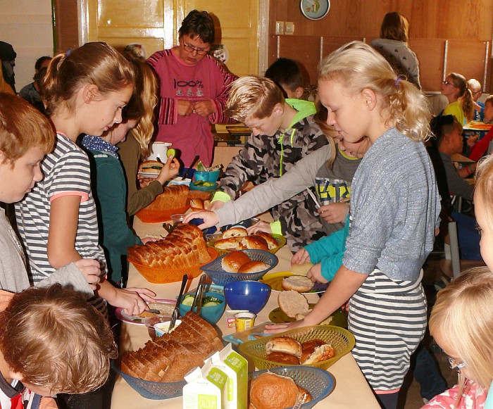 Geslaagd Nationaal Schoolontbijt op CBS Sjaloom - Foto: Eigen geleverde foto