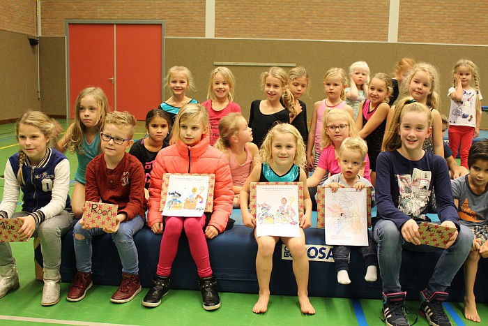 Prijswinnaars pepernotenverkoop - Foto: Eigen geleverde foto