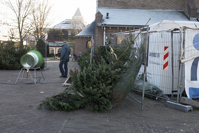 Kerstboomverkoop bij R.K. Kerk Dalfsen - Foto: Geert Bistervels