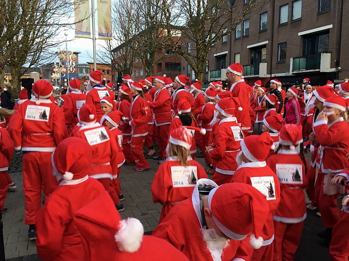Opbrengst SANTA RUN €11.375 voor goede doel - Foto: Eigen geleverde foto