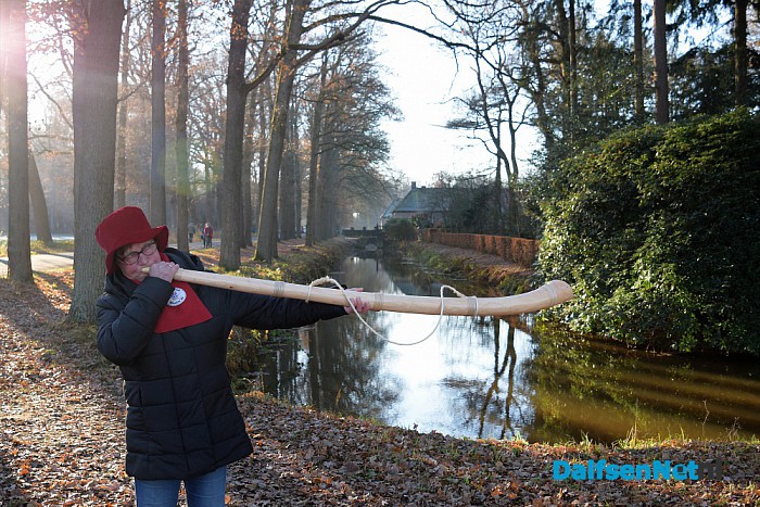 Midwinterhoorn blazers bij huize den Berg - Foto: Johan Bokma